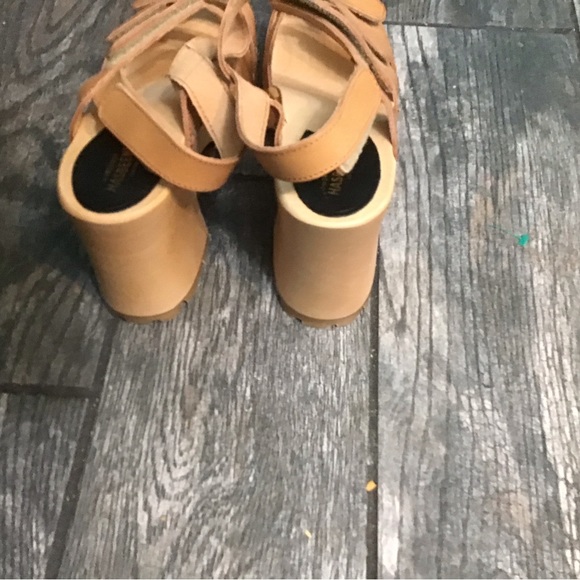 💥PRICE DROP💥 Swedish Hasbeens Velcra Heel - NIB - Picture 9 of 12